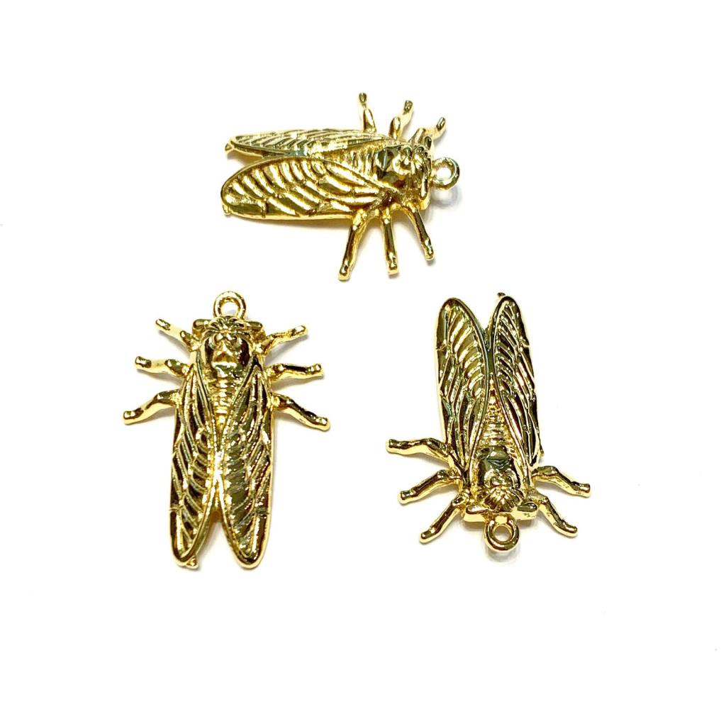 DIJE INSECTO 2.8 CM CHAPA DE ORO 18K (3 PZAS)