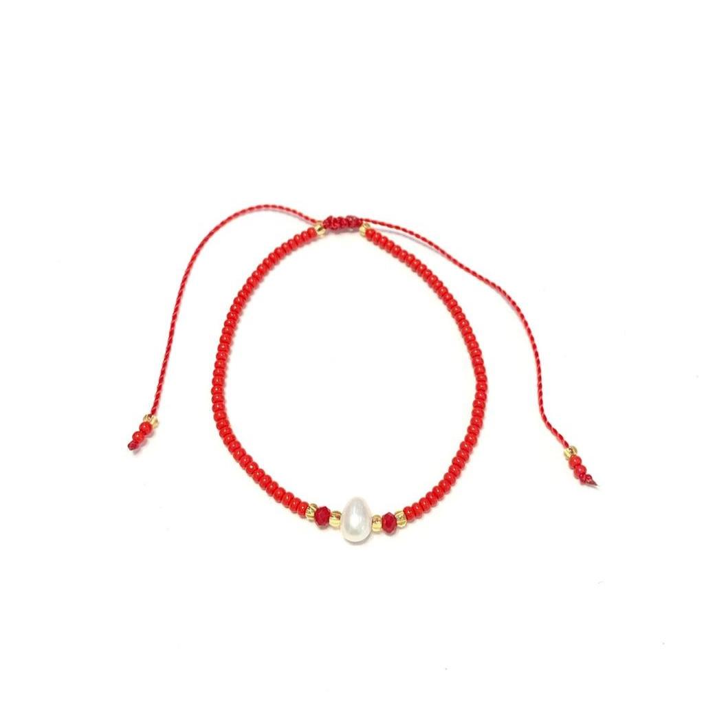 PULSERA CHAQUIRA CON PERLA DE RIO, AJUSTABLE MULTICOLOR ROJA