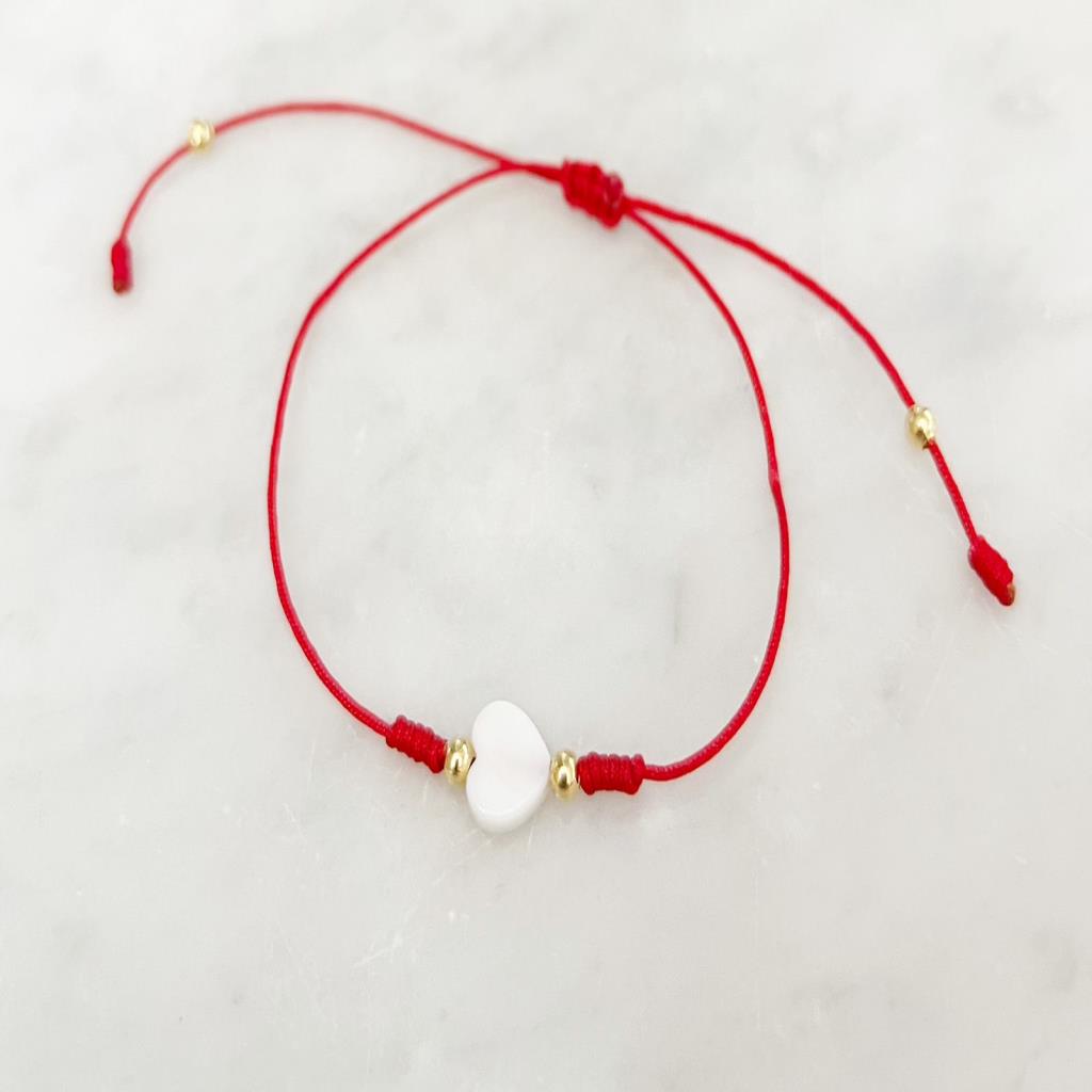 PULSERA DE HILO ROJO CON CORAZON DE MADRE PERLA